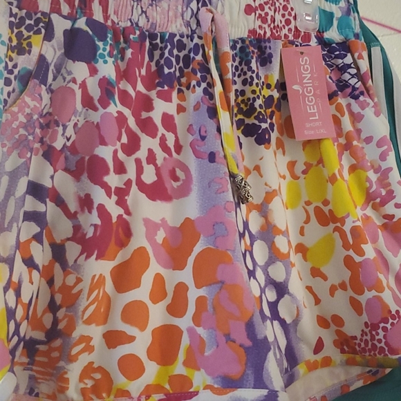 Purses,clothes, leggings, shorts, 2 piece outfits - Picture 10 of 13